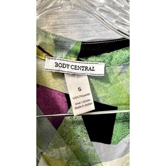 Body Central Women's Roll Tab Sleeve V Neck Pullover Blouse Top‎ - Picture 6 of 7